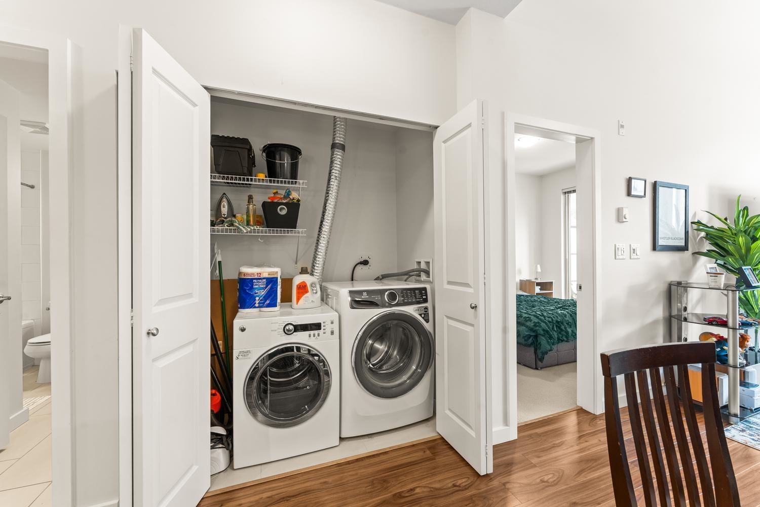 Listing Image 18
