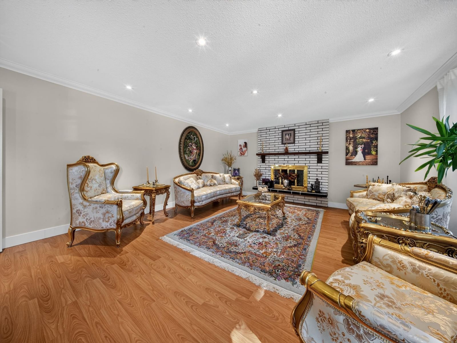 Listing Image 7