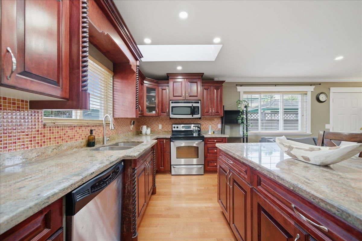 Listing Image 19