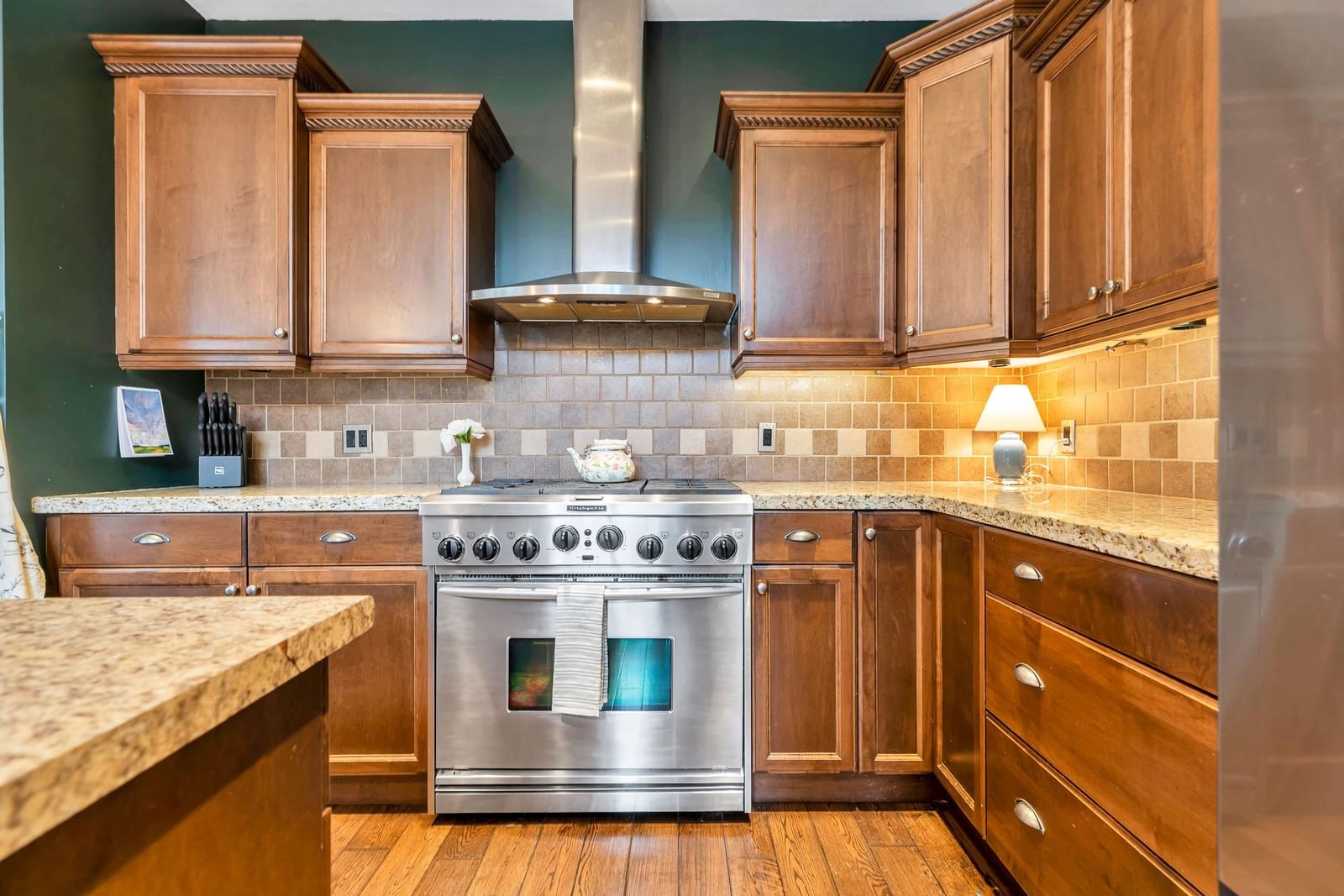 Listing Image 10