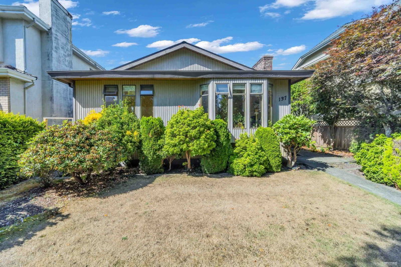137 Woodstock Avenue W