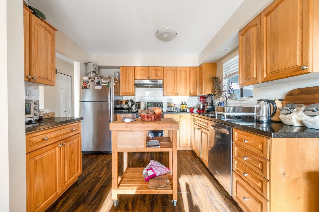 Listing Image 4