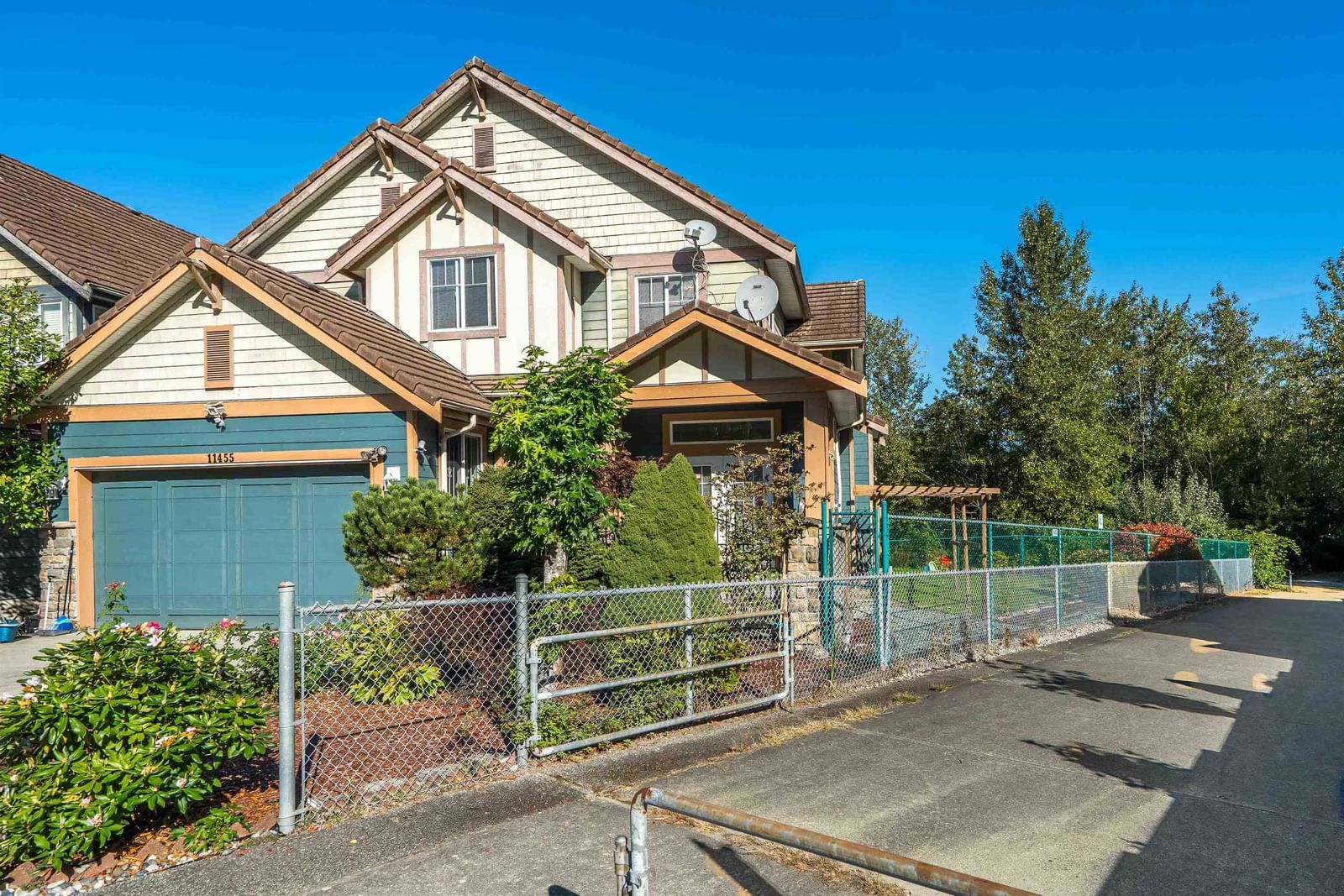 Listing photo 3