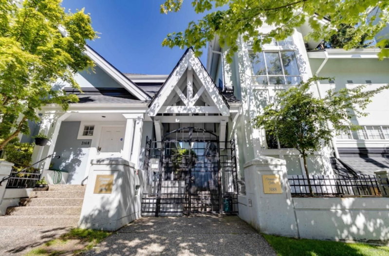 204 - 3188 Camosun Street