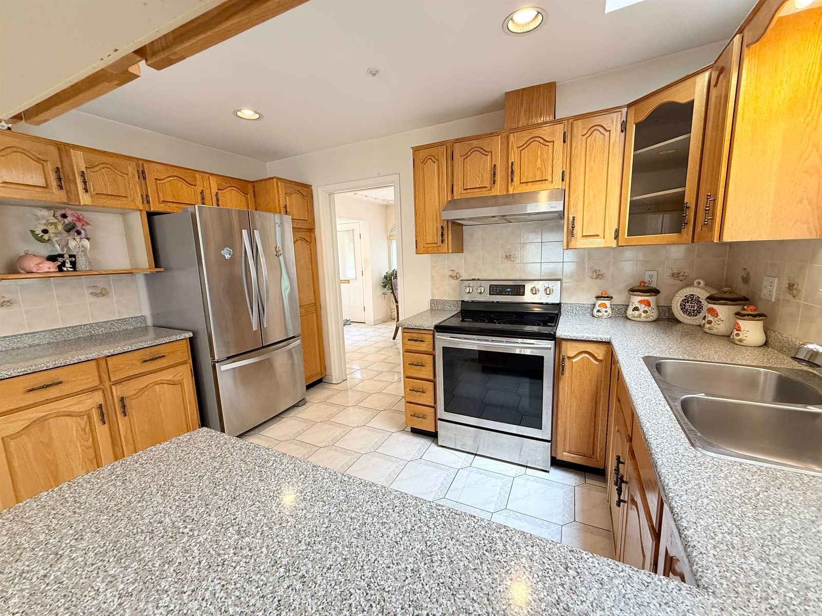 Listing Image 5