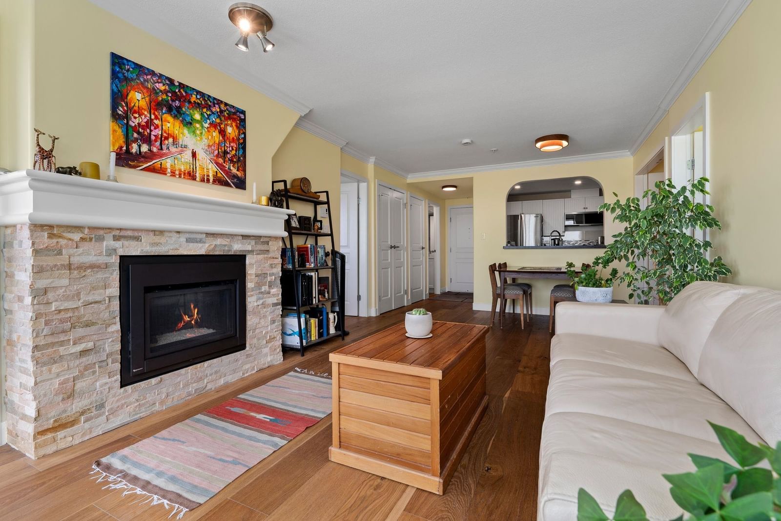 Listing Image 9