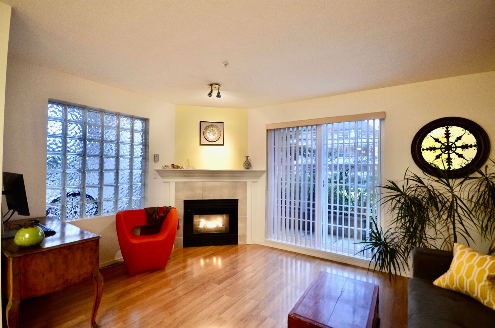 Listing Image 9