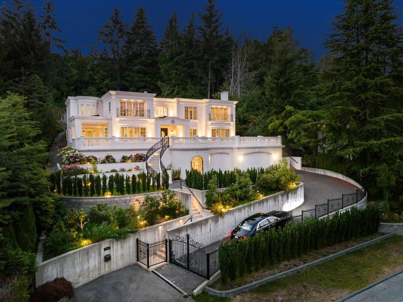 735 St. Andrews Road