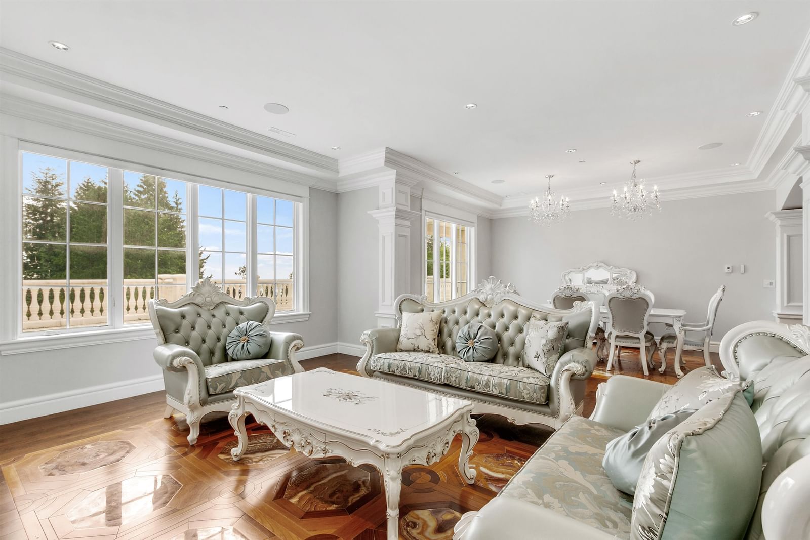 Listing Image 10