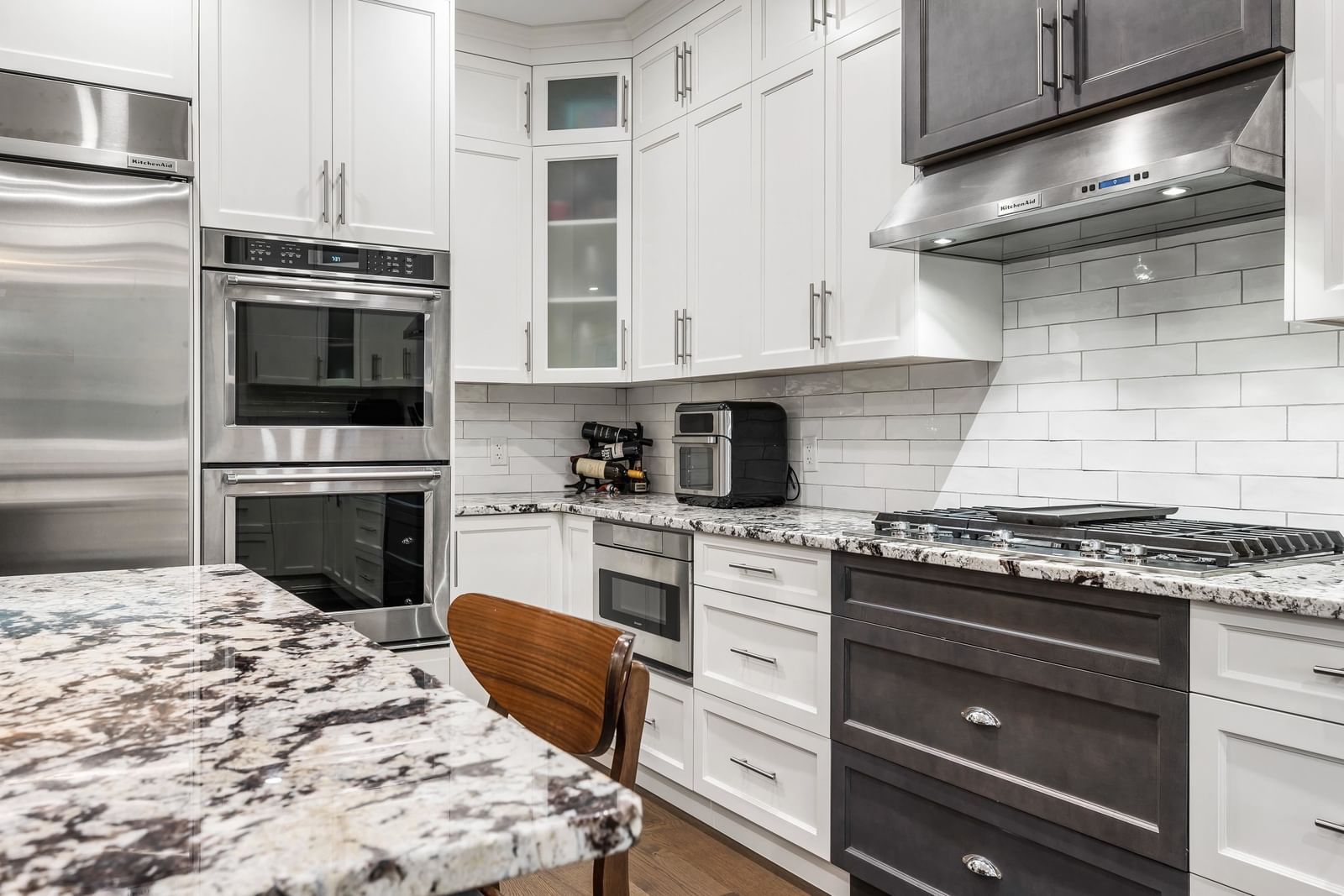 Listing Image 11