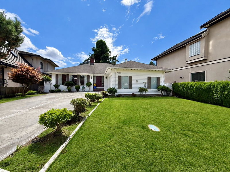 8060 Rideau Place