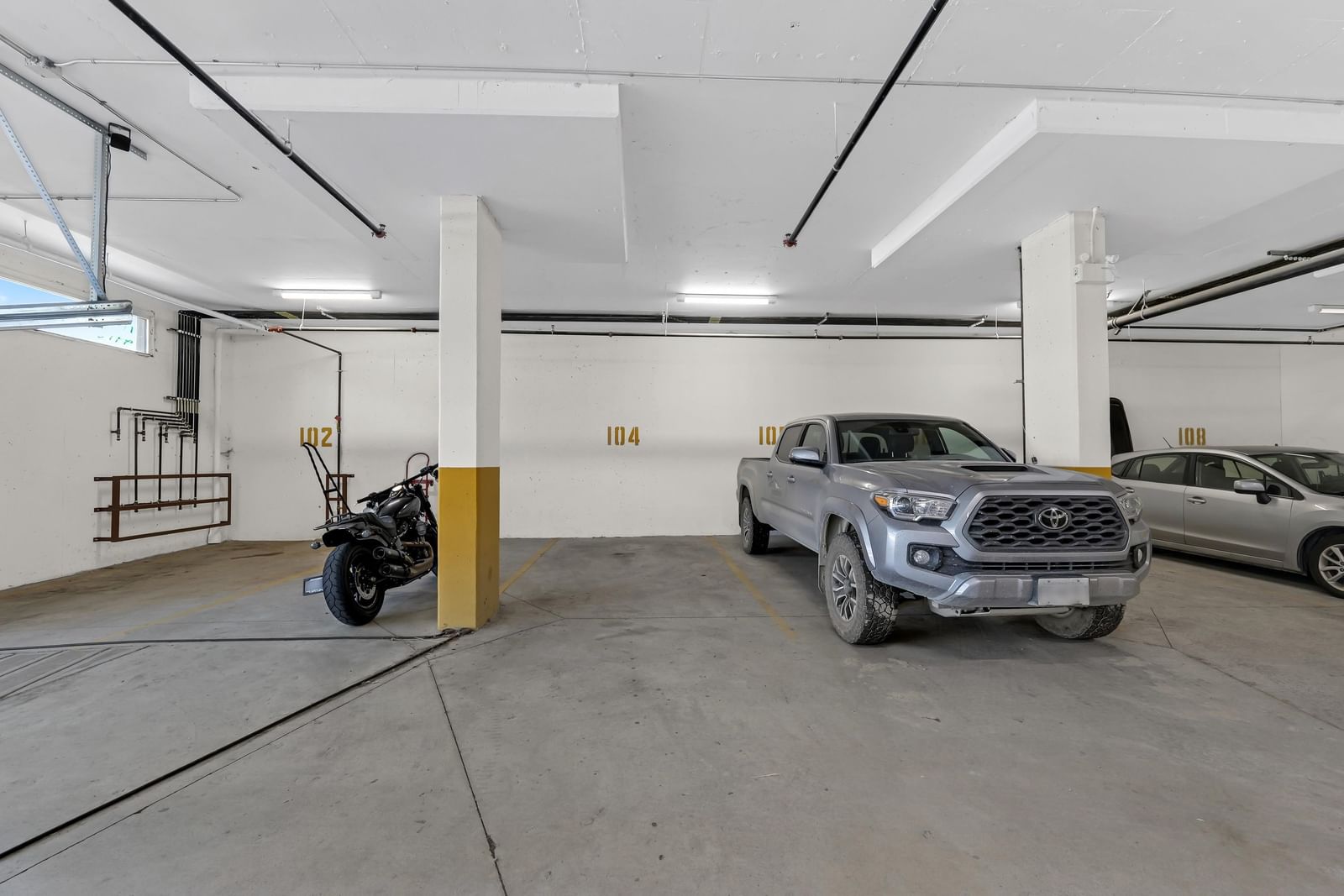Listing Image 23