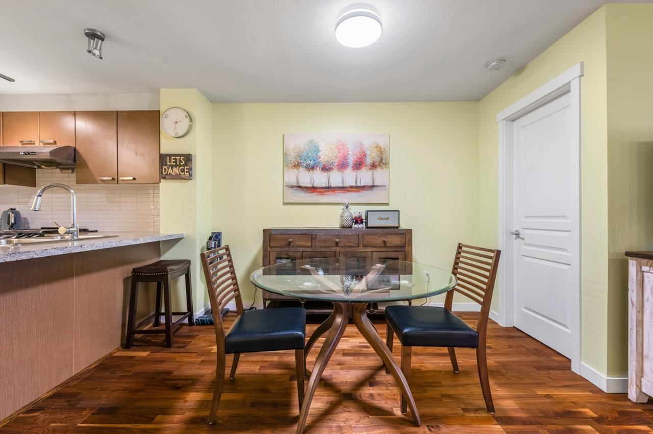 Listing Image 6