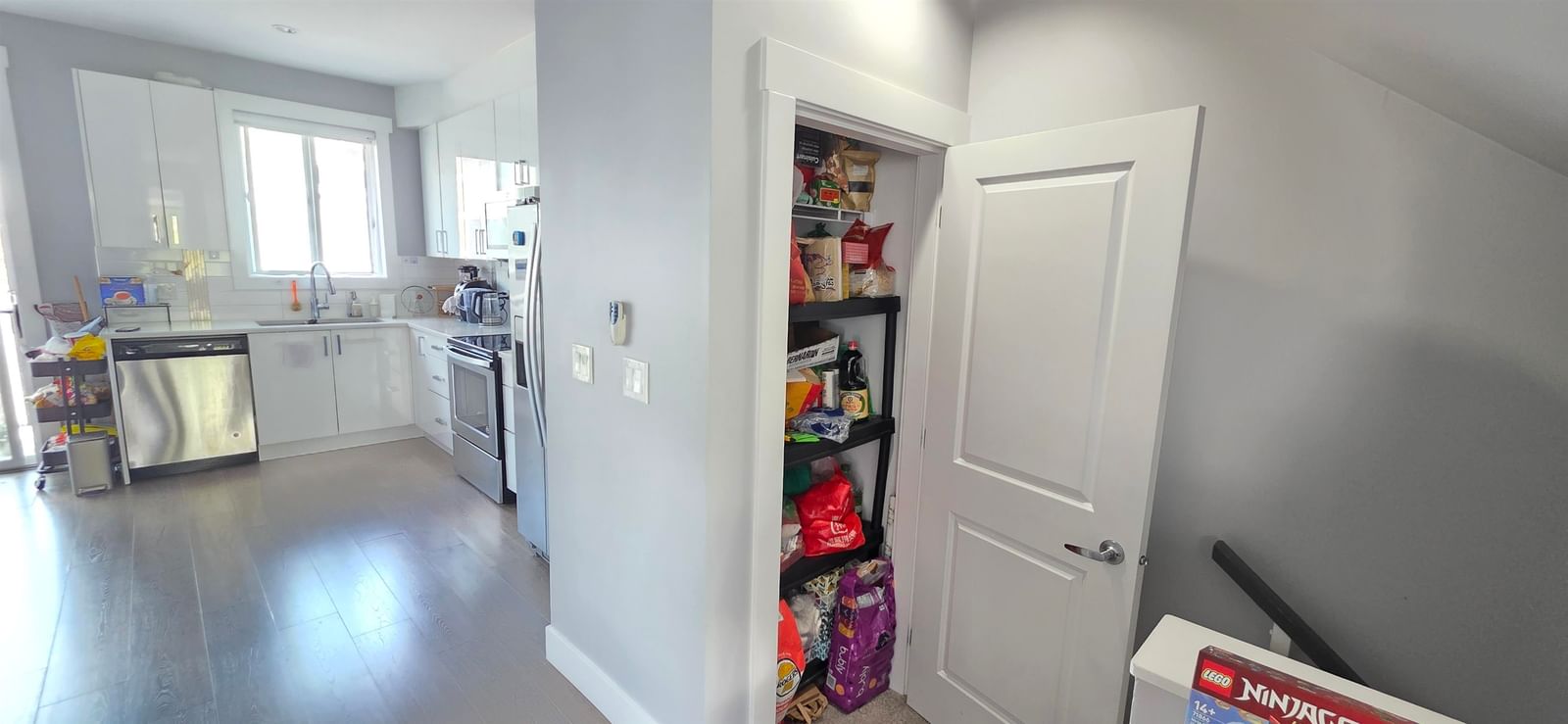 Listing Image 9