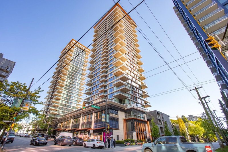 1606 - 1482 Robson Street
