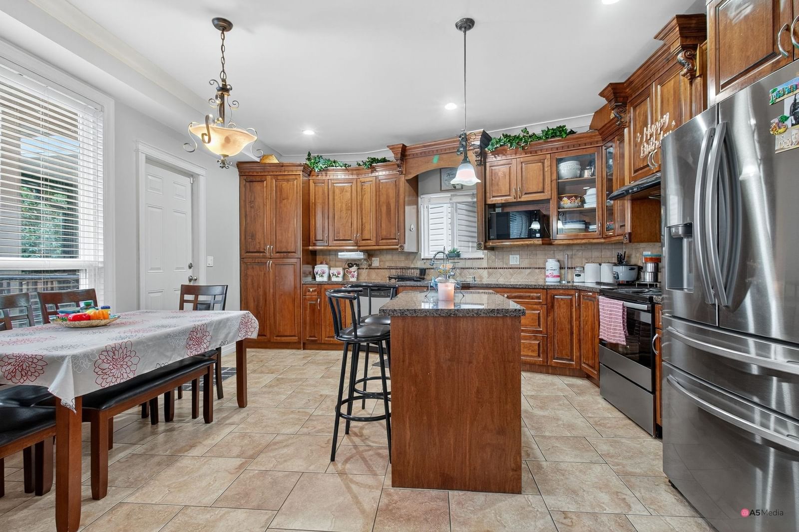 Listing Image 10