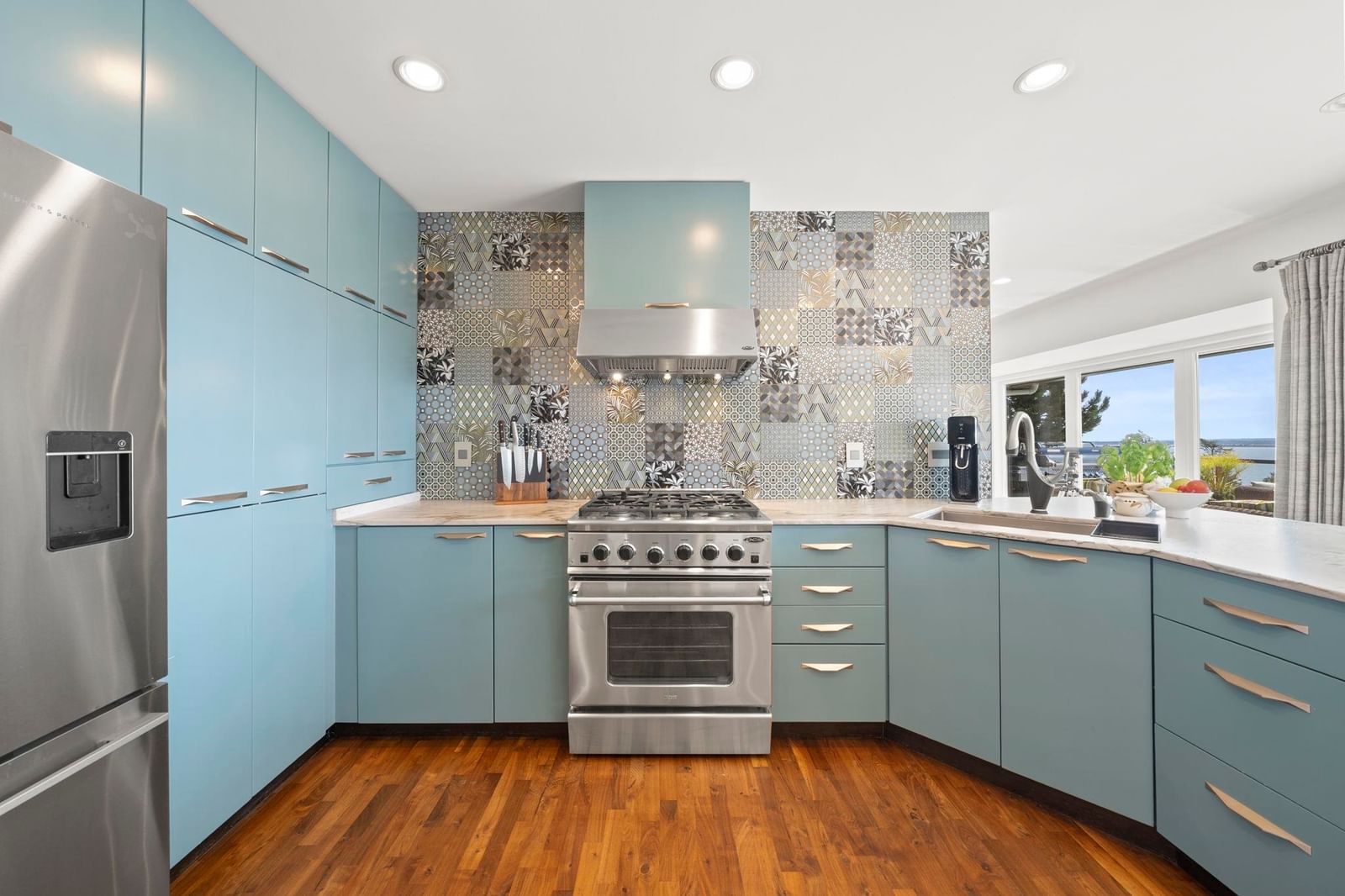 Listing Image 11