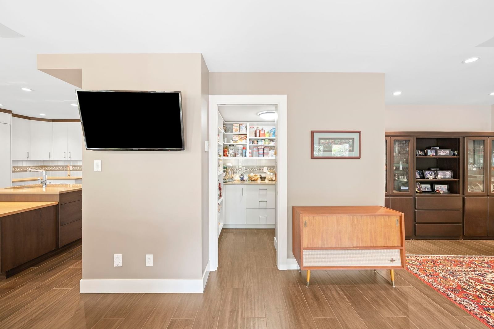 Listing Image 23
