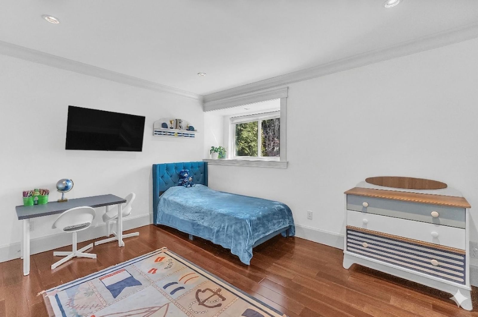 Listing Image 16