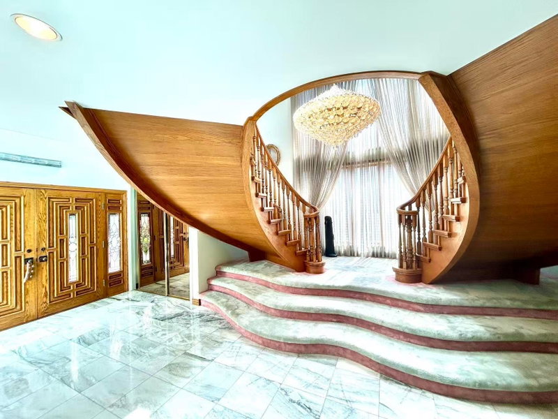 8351 Sunnywood Drive