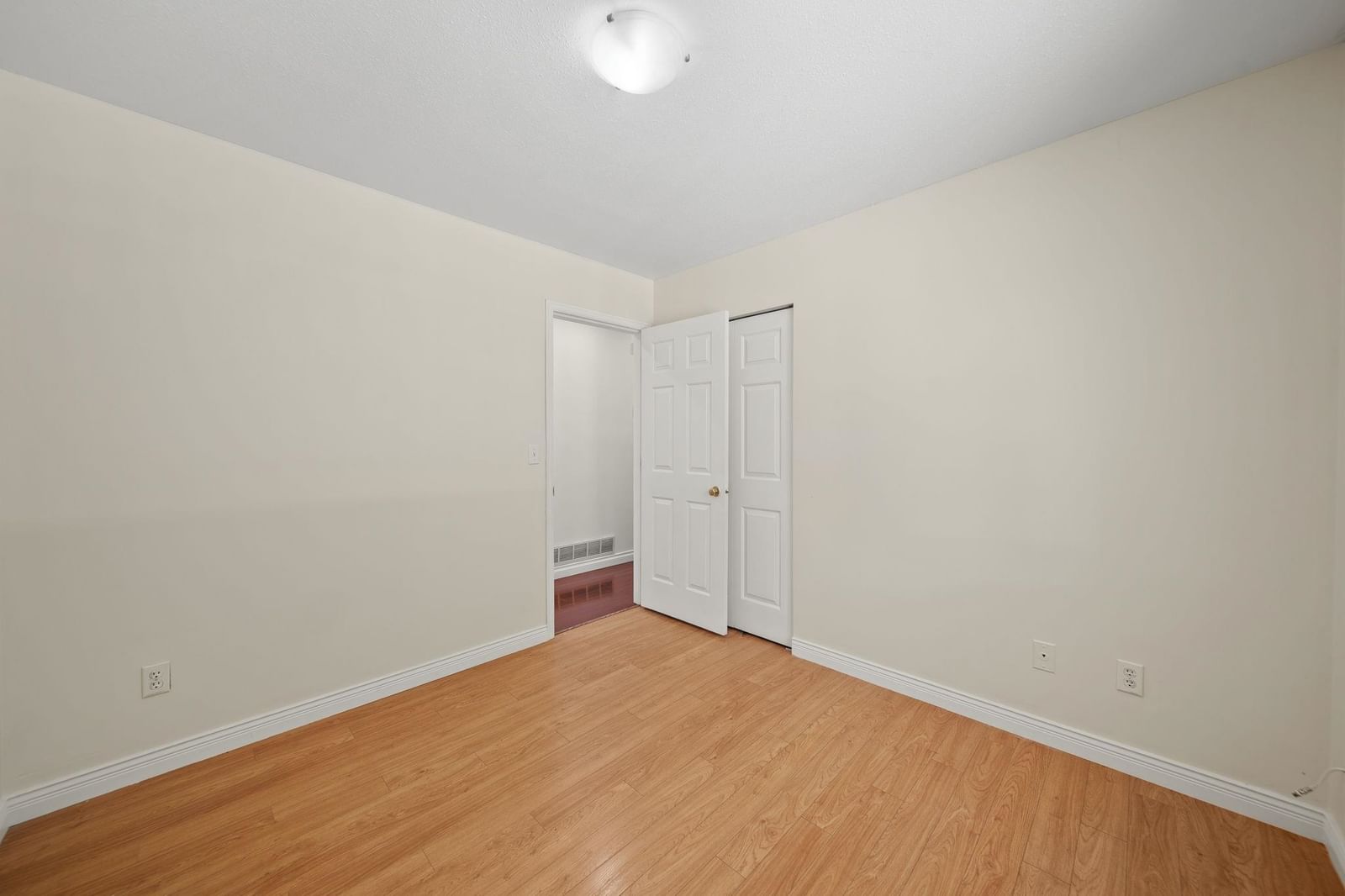 Listing Image 26