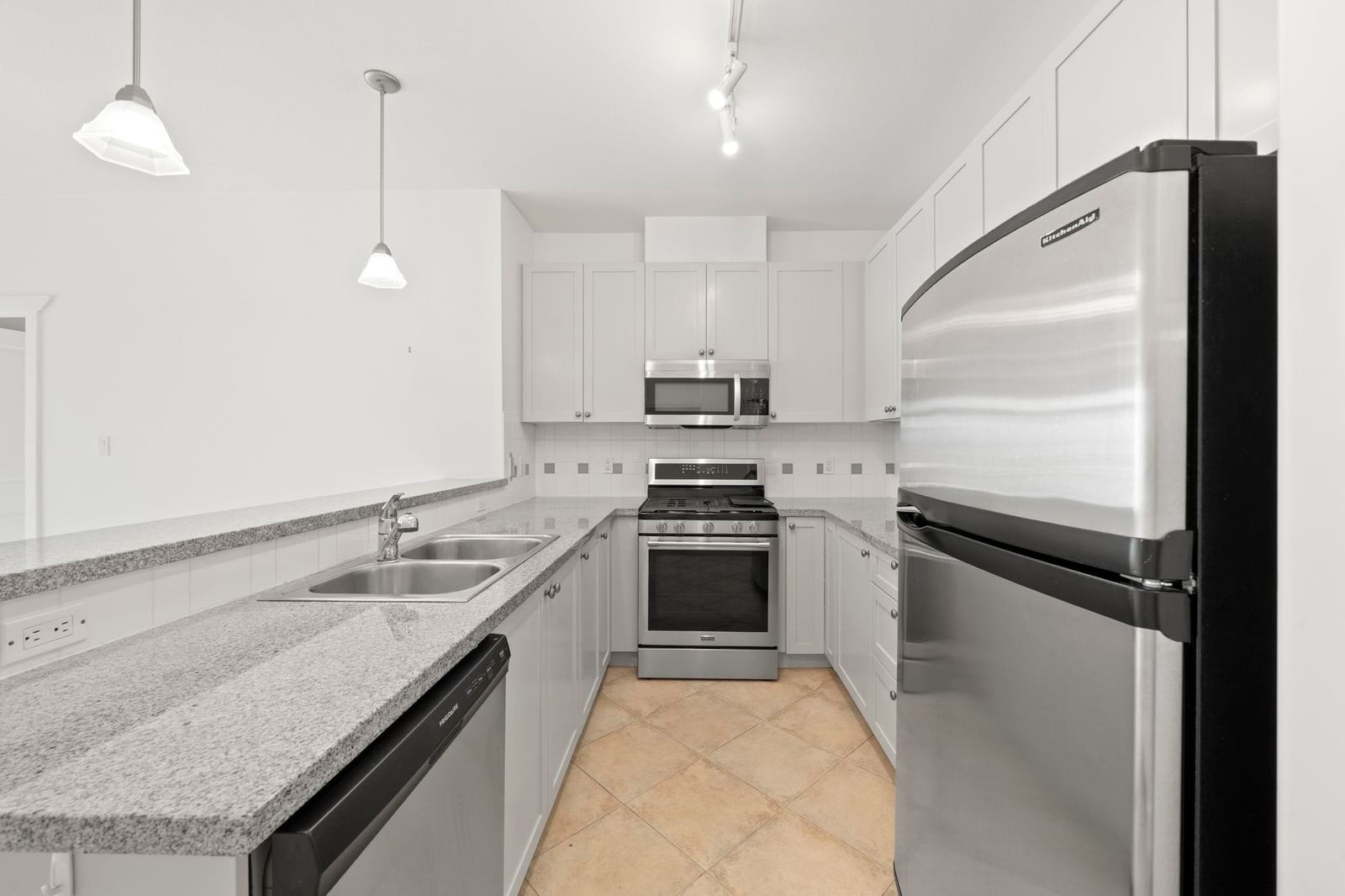 Listing Image 5