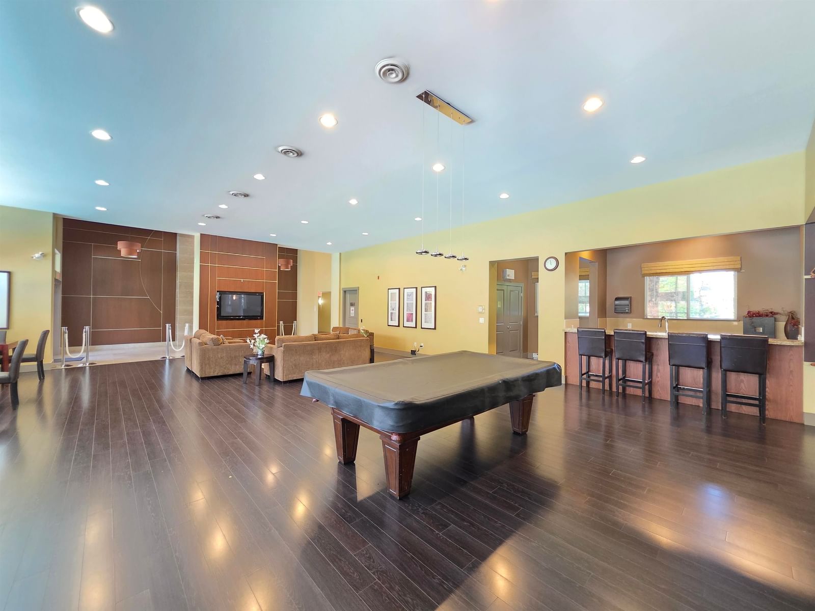 Listing Image 21