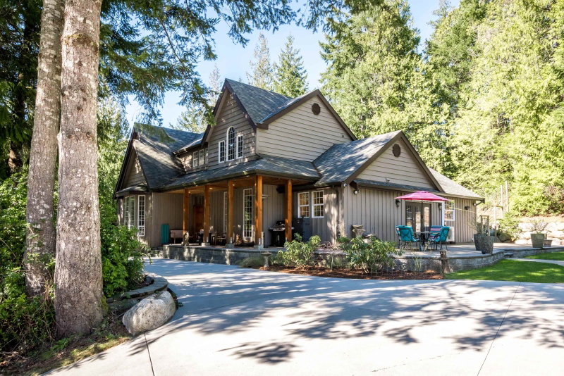 6979 Sechelt Inlet Road