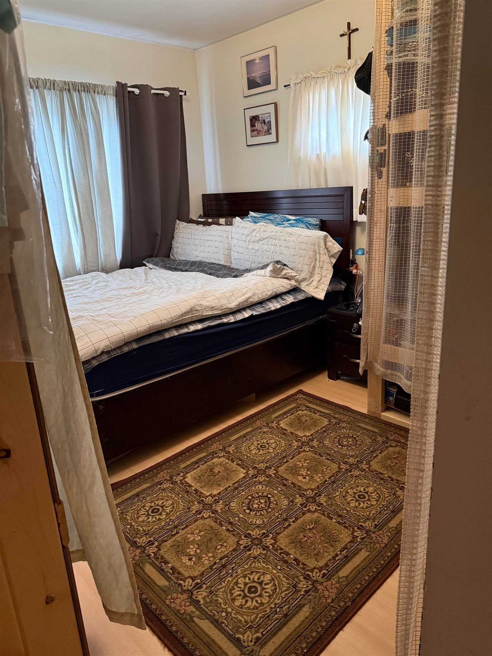 Listing Image 4