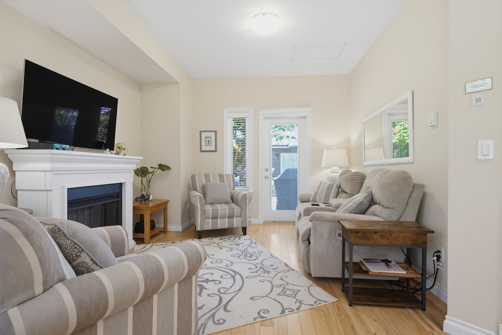 Listing Image 15