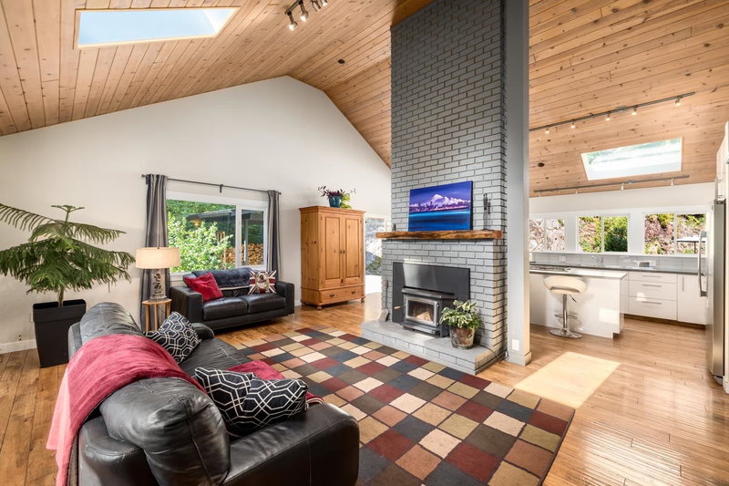 1302 Adams Road