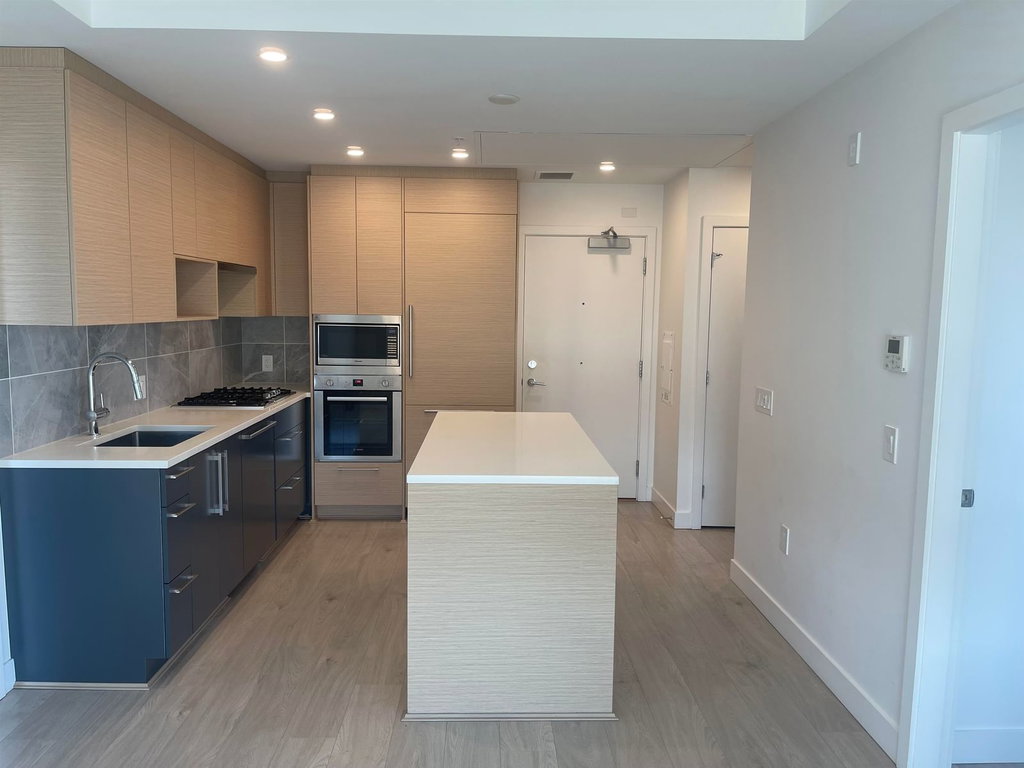 607 - 8888 Osler Street 3