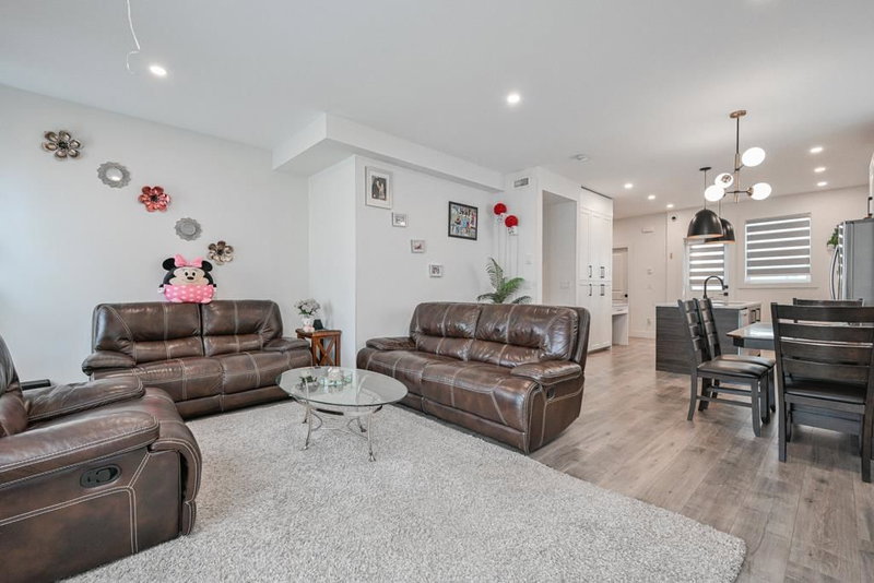 23 - 27640 Lantern Avenue