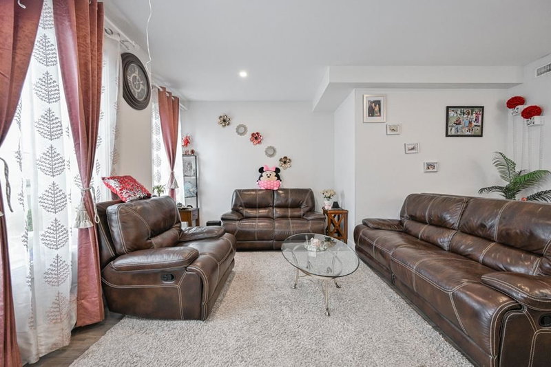 23 - 27640 Lantern Avenue