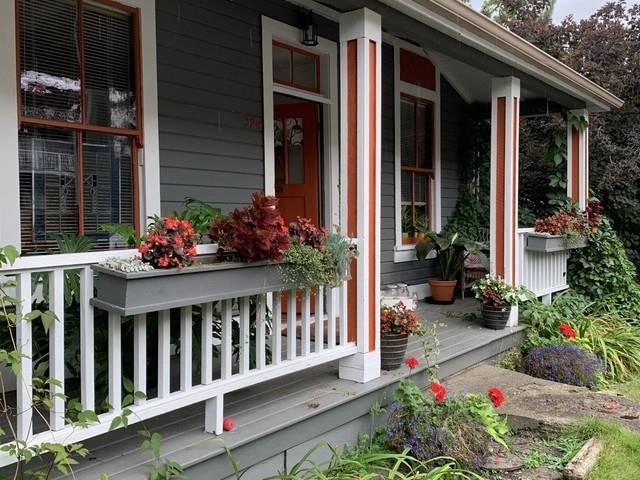 324 Tenth Street