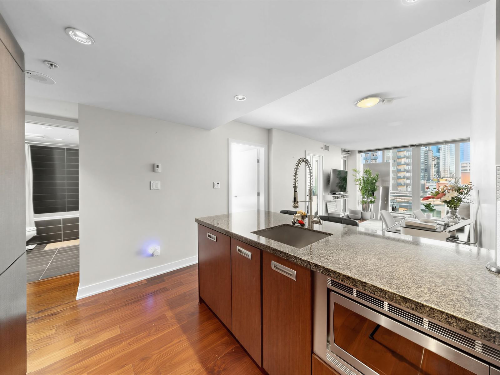 Listing Image 15