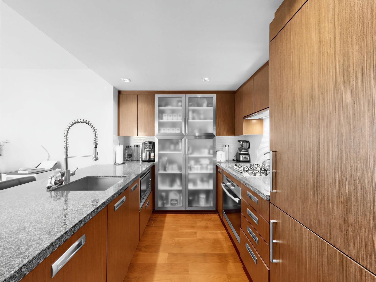 Listing Image 16