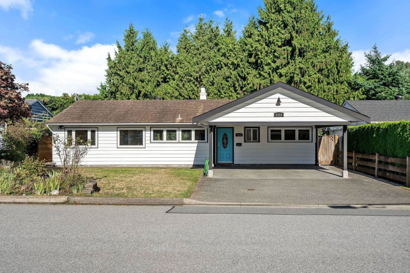 1216 Pinewood Crescent