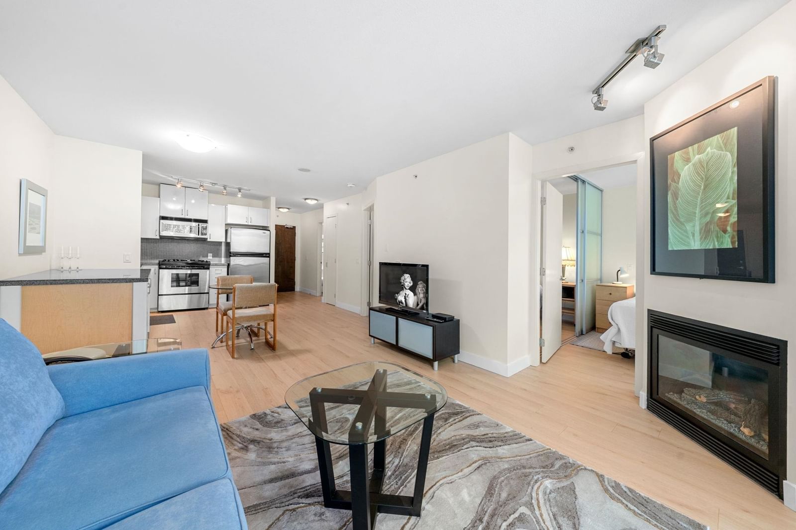 Listing Image 14