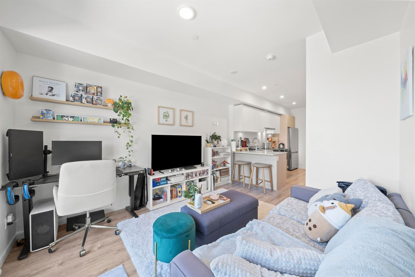 Listing Image 10