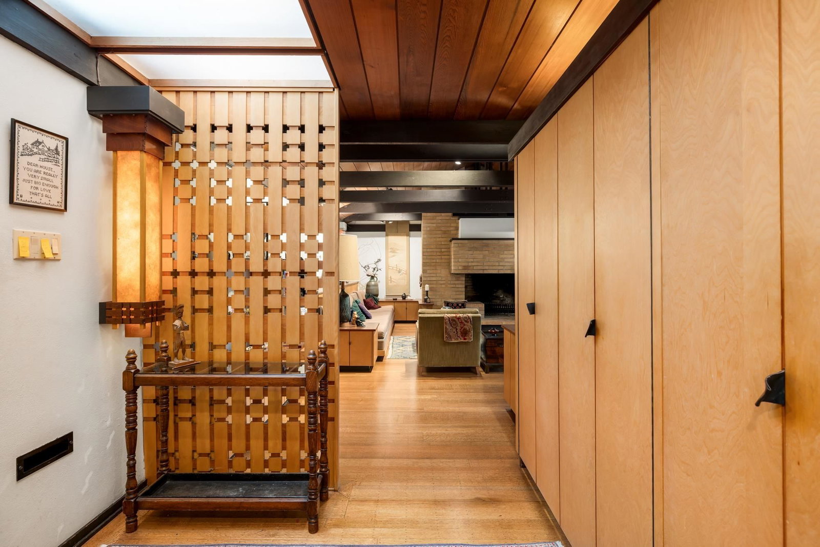 Listing Image 8
