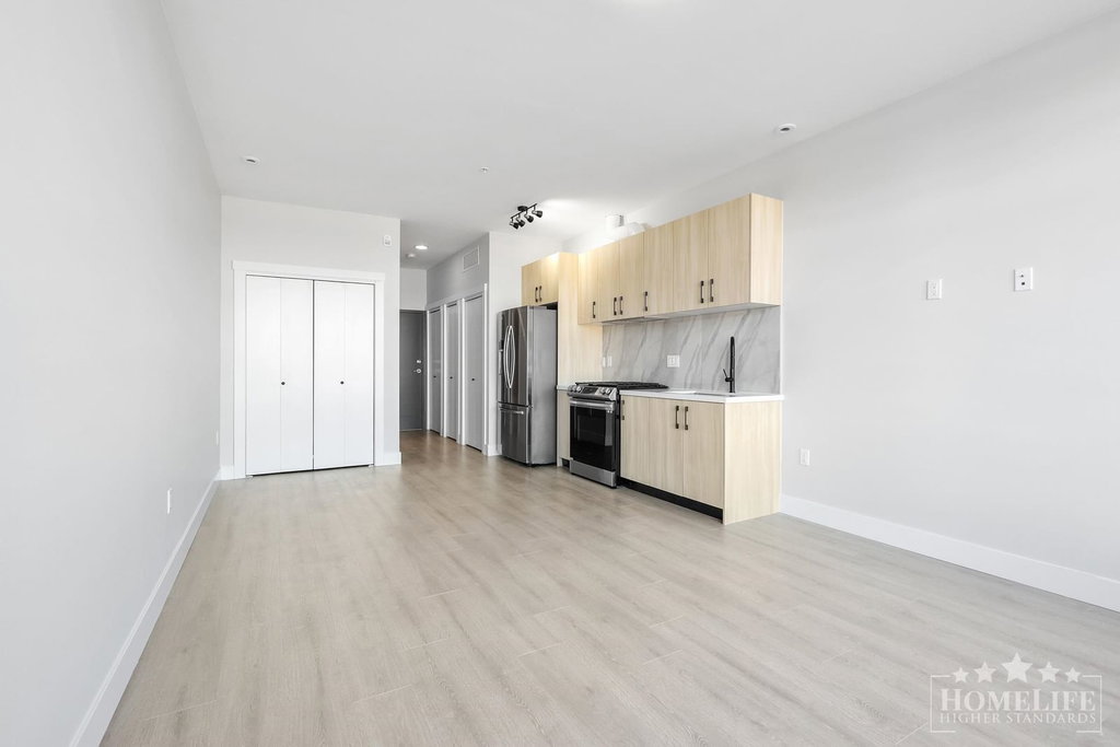 313 - 14858 60 Avenue 3