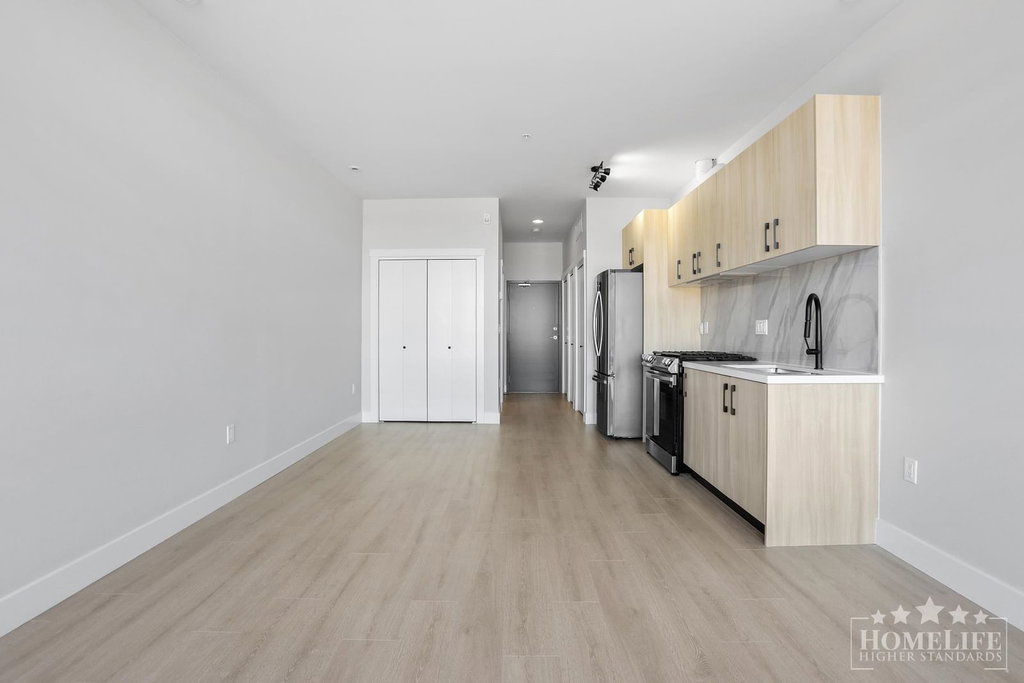 313 - 14858 60 Avenue 4