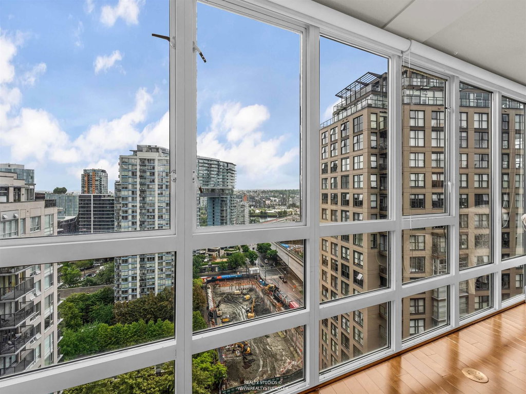 2001 - 950 Cambie Street 5