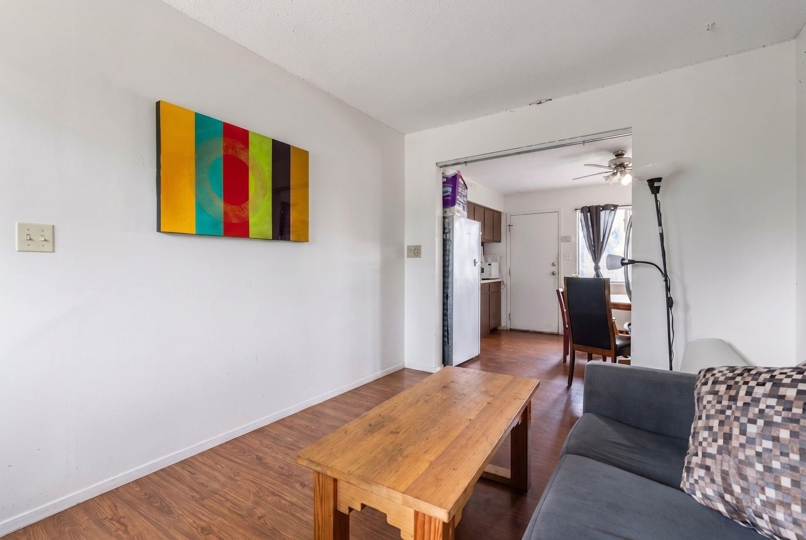 Listing Image 8