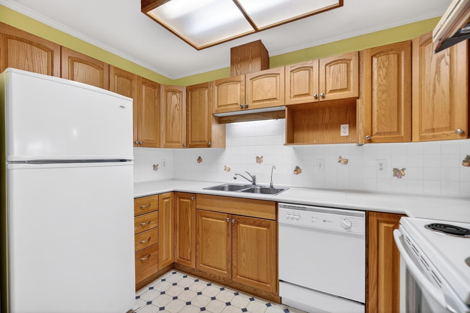 Listing Image 5