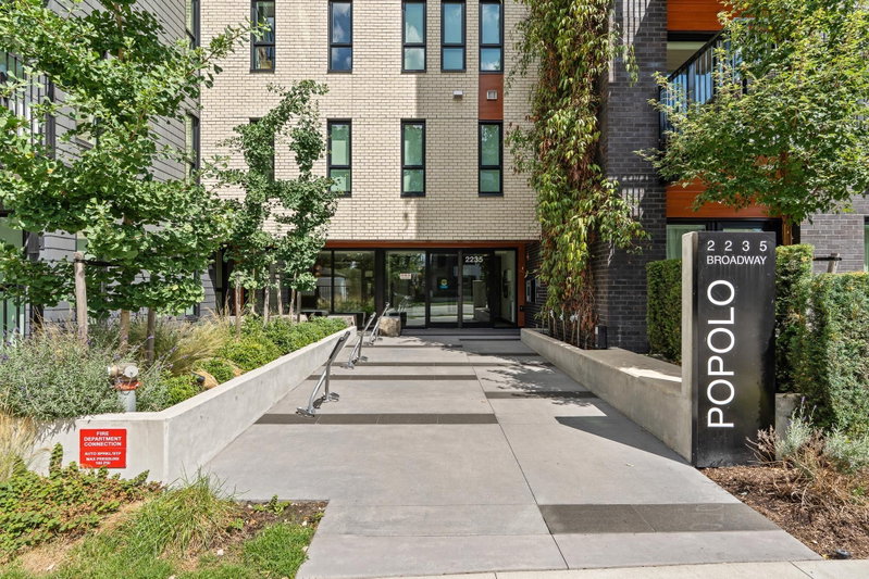 410 - 2235 Broadway E