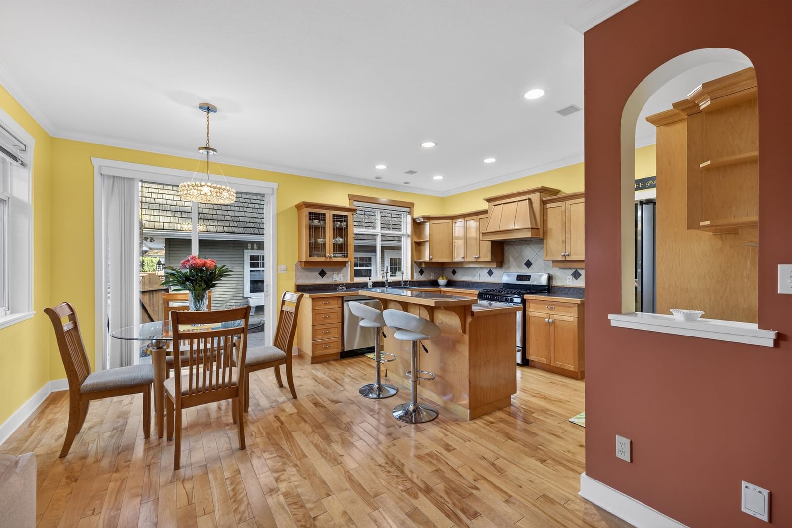 Listing Image 12