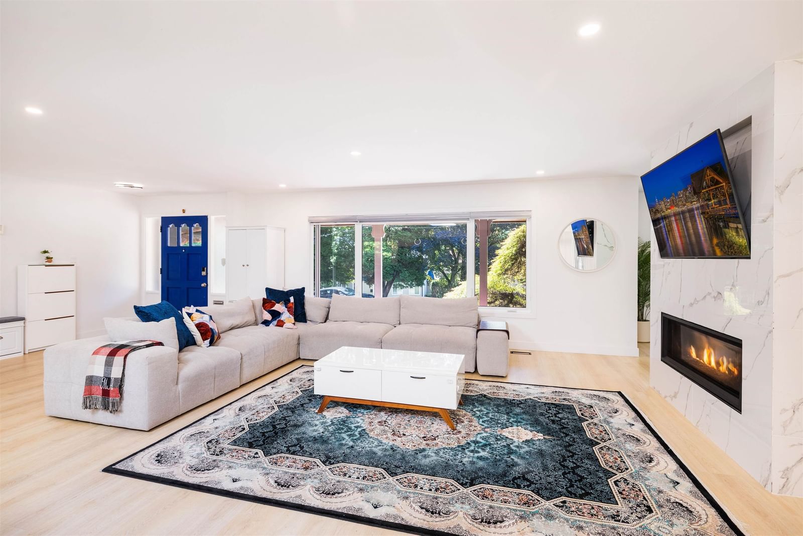 Listing Image 10