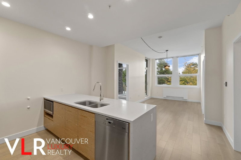 303 - 6733 Cambie Street